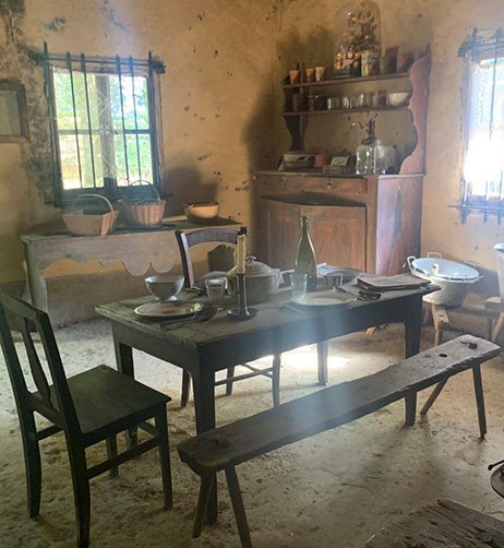 baraque meubl&eacute;e.