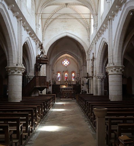 int&eacute;rieur de l'&eacute;glise.