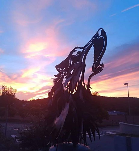 t&ecirc;te de loup en fer.